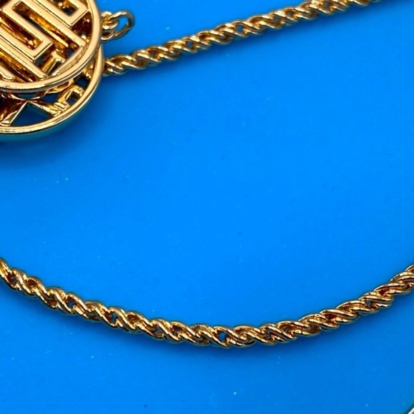Gorgeous Gold-Tone Geometric Necklace - Picture 4 of 5
